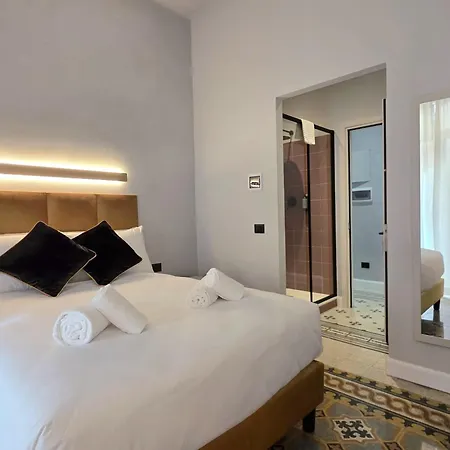 Victoria 4*