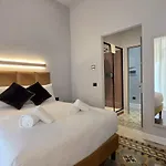 Victoria 4*
