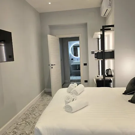 Victoria 4*